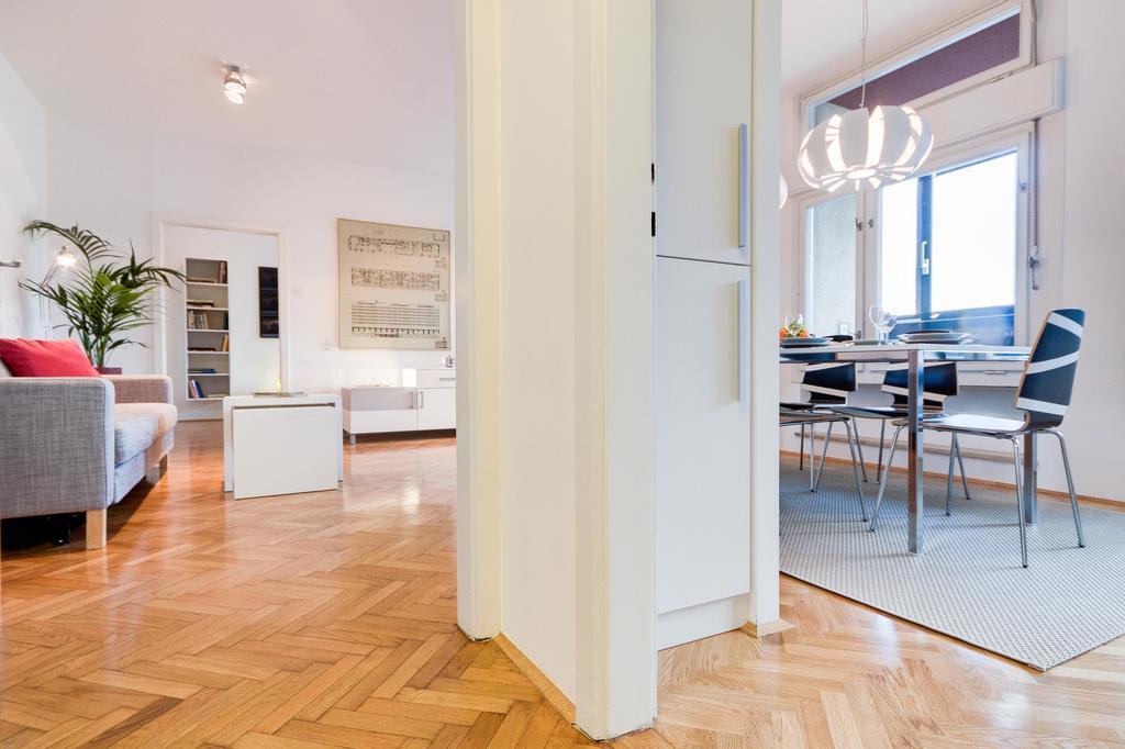 Slovenska Street Apartment *