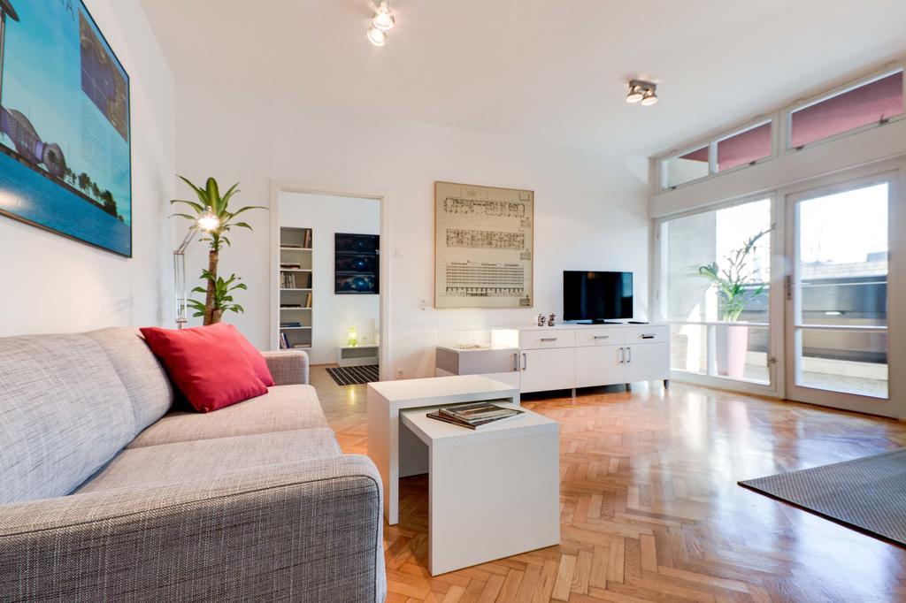 Slovenska Street Apartment *